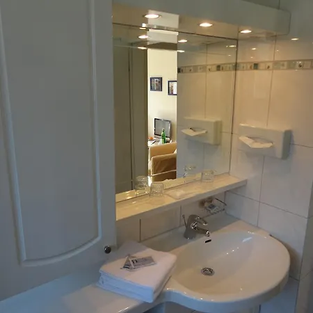 בית הארחה Haus Broring Garni באד צווישנהם